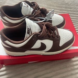 Nike Dunk Low Women’s (size 8)